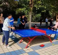 紧张激烈的篮球比赛