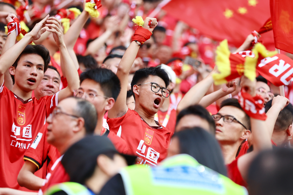 半岛体育官网-球队助教表示球员在比赛中有所进步的英文